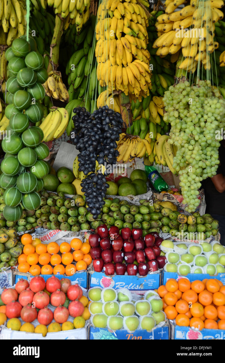 Fruit market in Sri Lanka Stock Photo Alamy