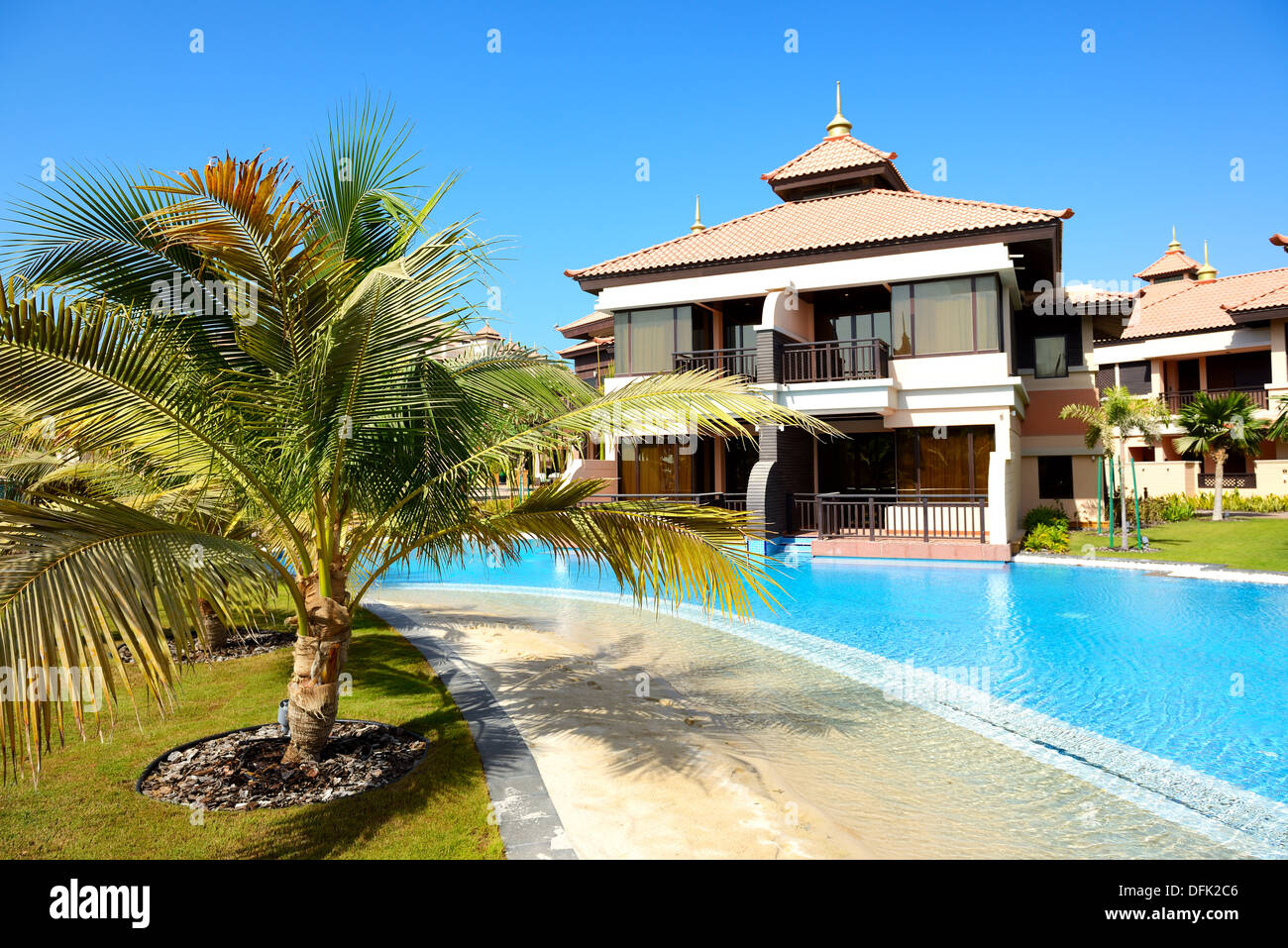 The luxury villas in Thai style hotel on Palm Jumeirah man-made island, Dubai, UAE Stock Photo