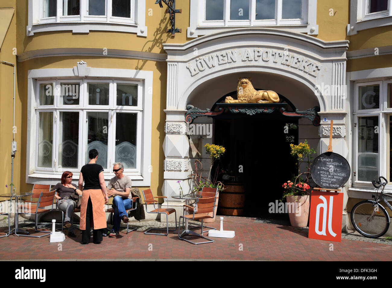 Wismar, Restaurant and cafe Loewen Apotheke, Baltic Sea, Mecklenburg West Pomerania, Germany Stock Photo