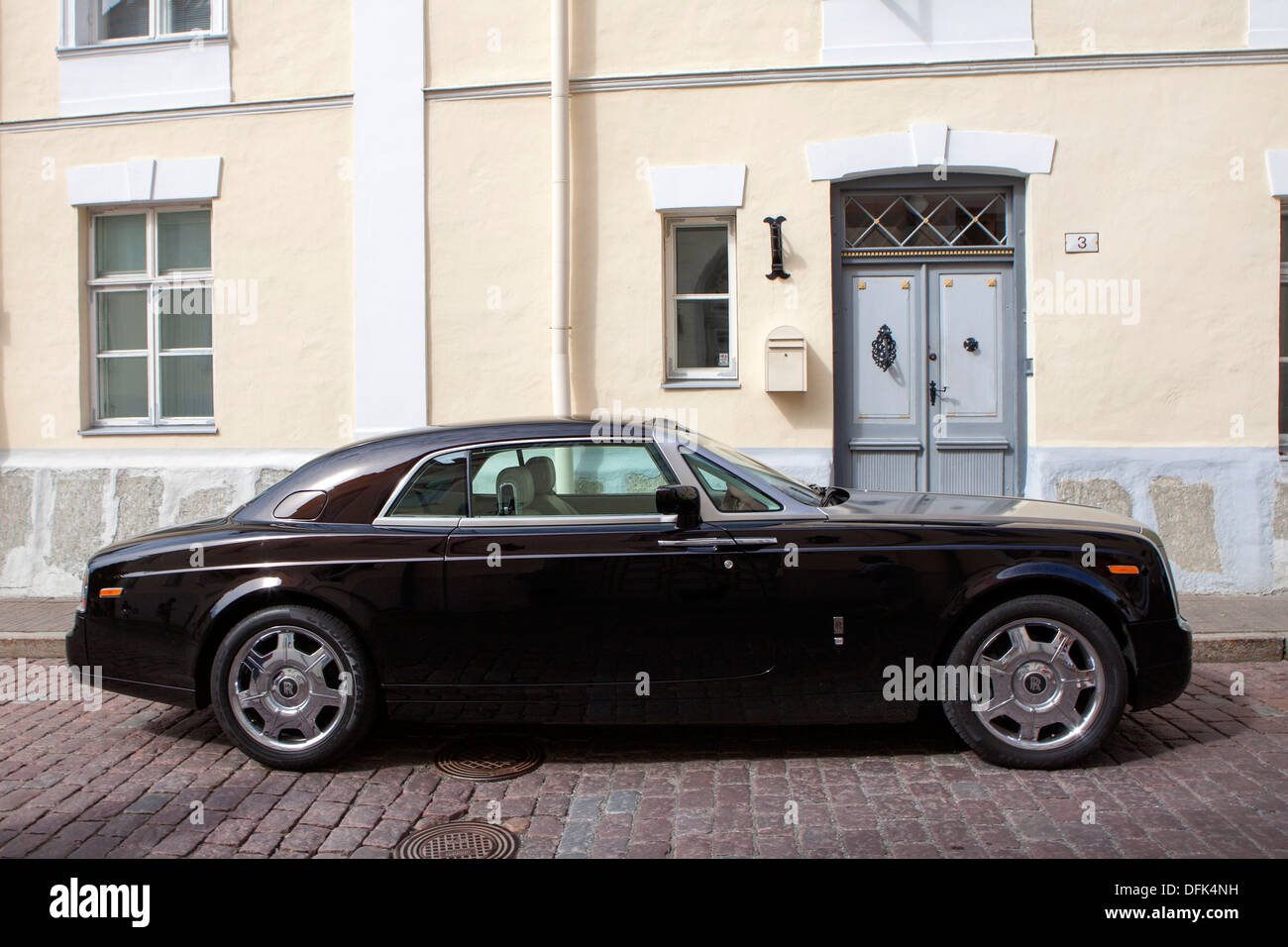 Side view of a black Rolls Royce Phantom parked on side of street in  Tallinn, Estonia Stock Photo - Alamy