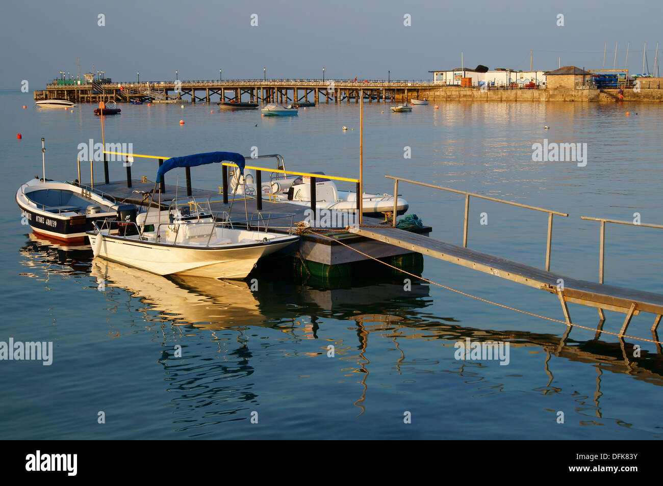 New boat jetty hi-res stock photography and images - Alamy