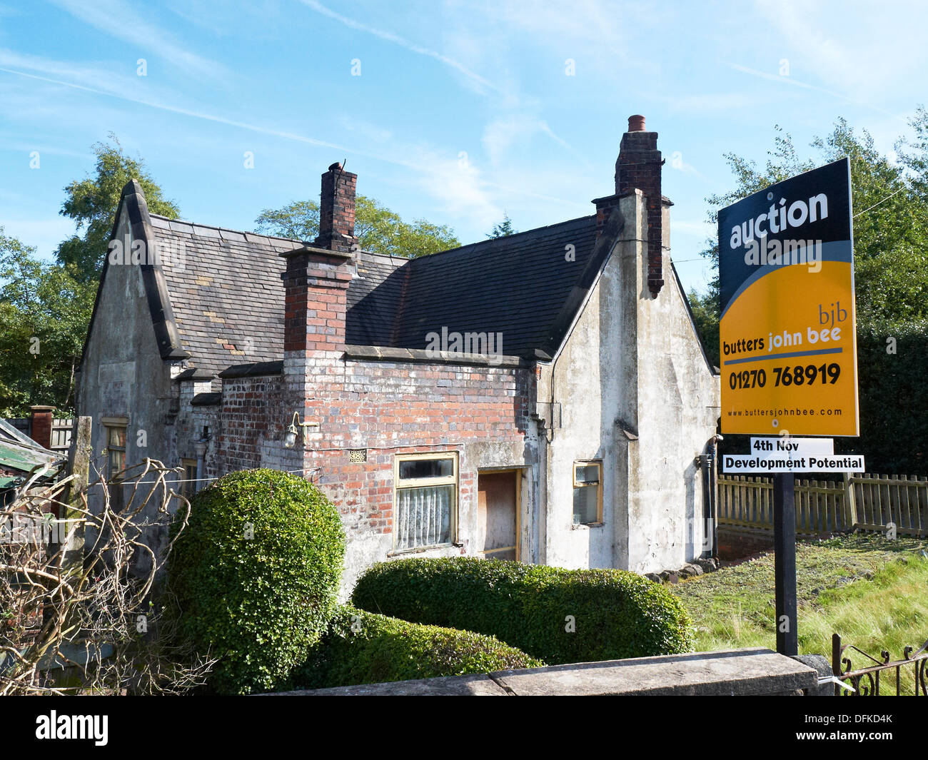 Auction house uk hires stock photography and images Alamy