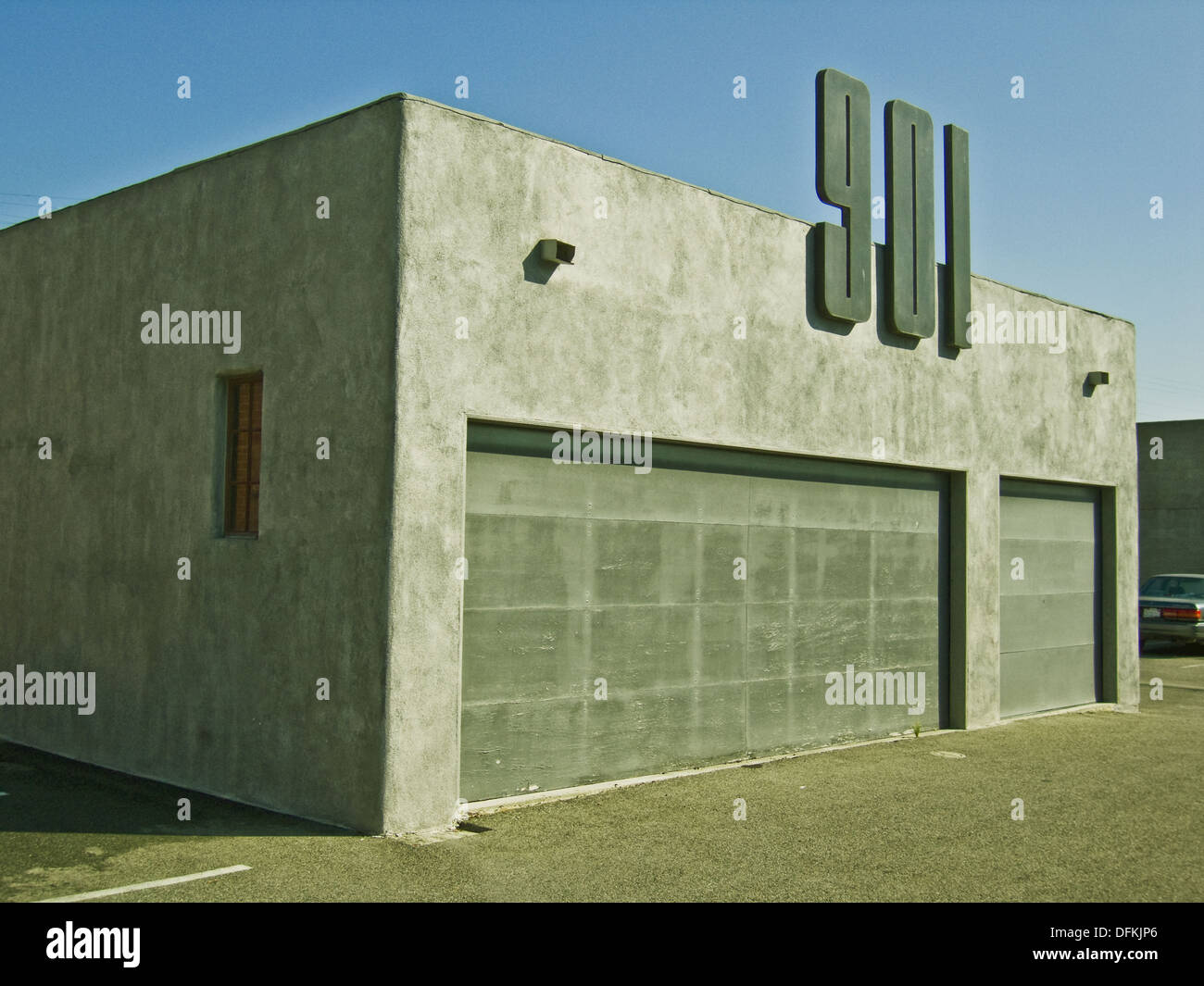 Building with number, 901 Abbot Kinney, Venice Beach, Los Angeles