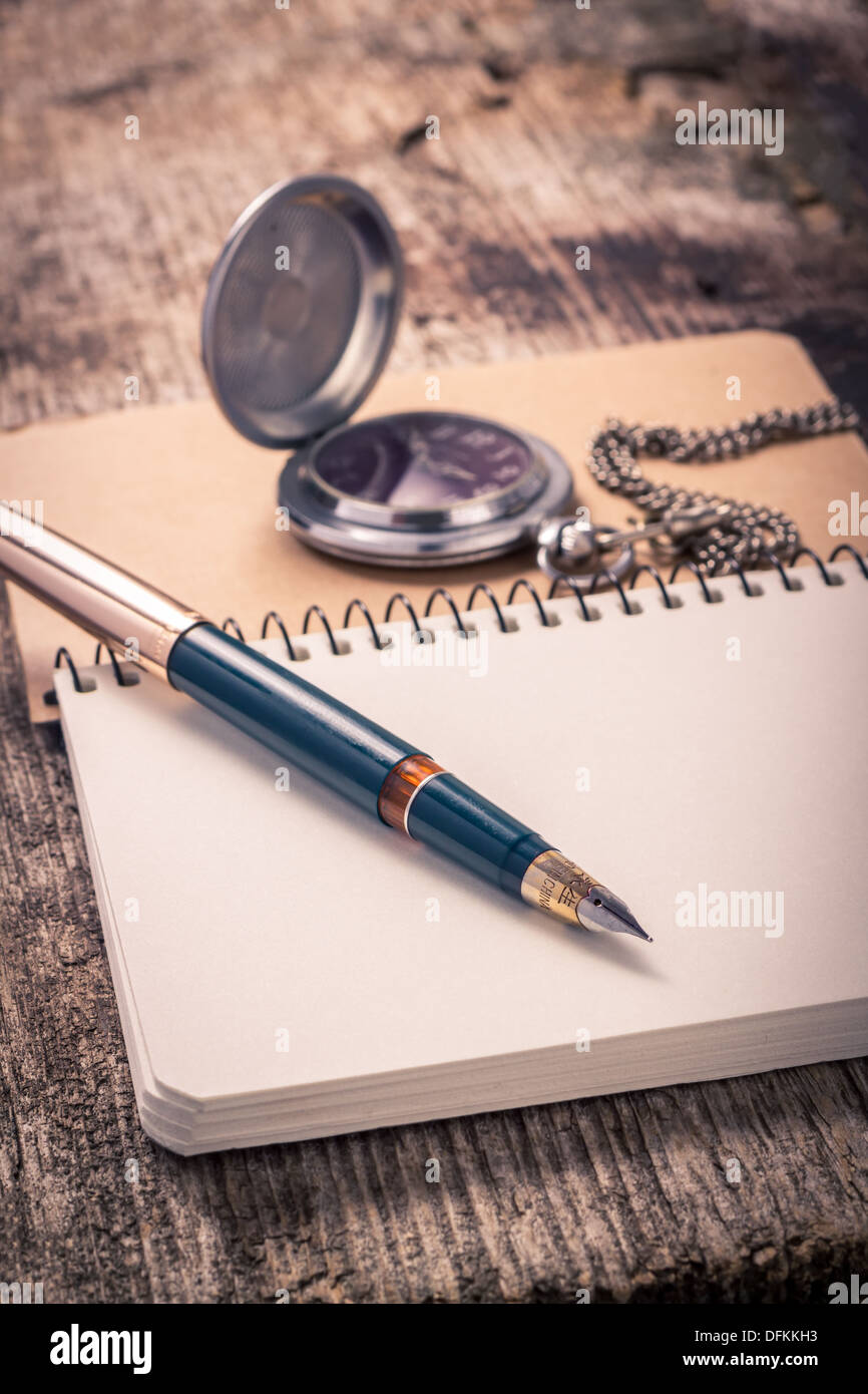 Vintage pen and pad hi-res stock photography and images - Alamy