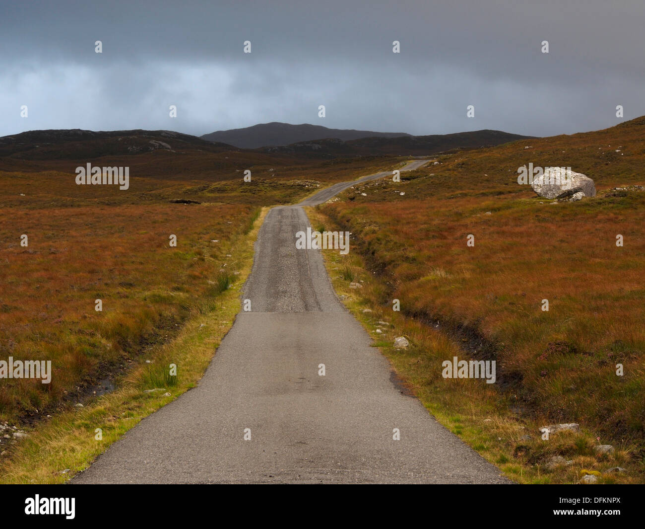 Single track road to Eisgein, Harris, Scotland Stock Photo
