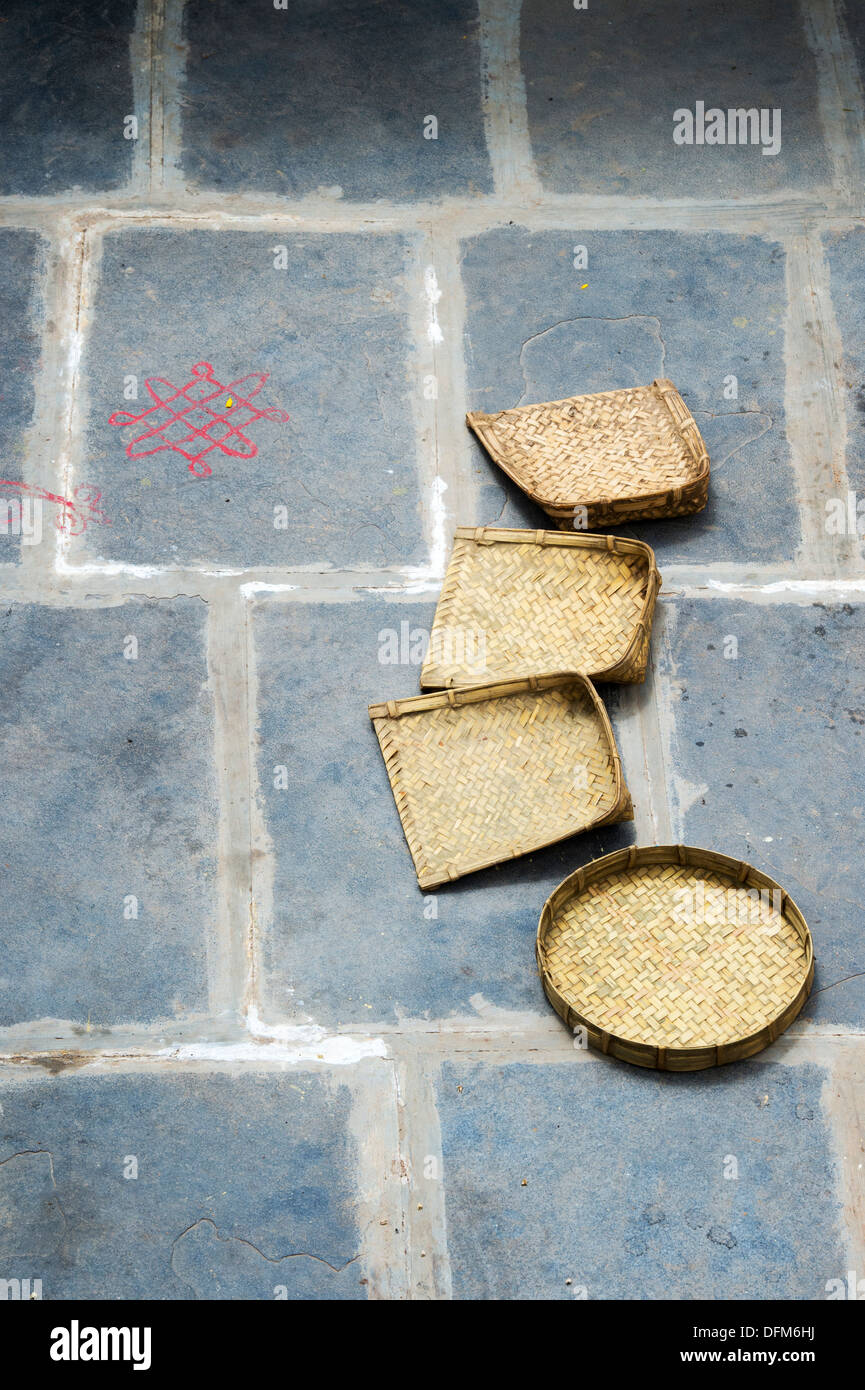 Woven sieves hires stock photography and images Alamy