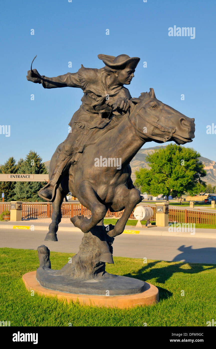 Buffalo bill center west statue hi-res stock photography and images - Alamy