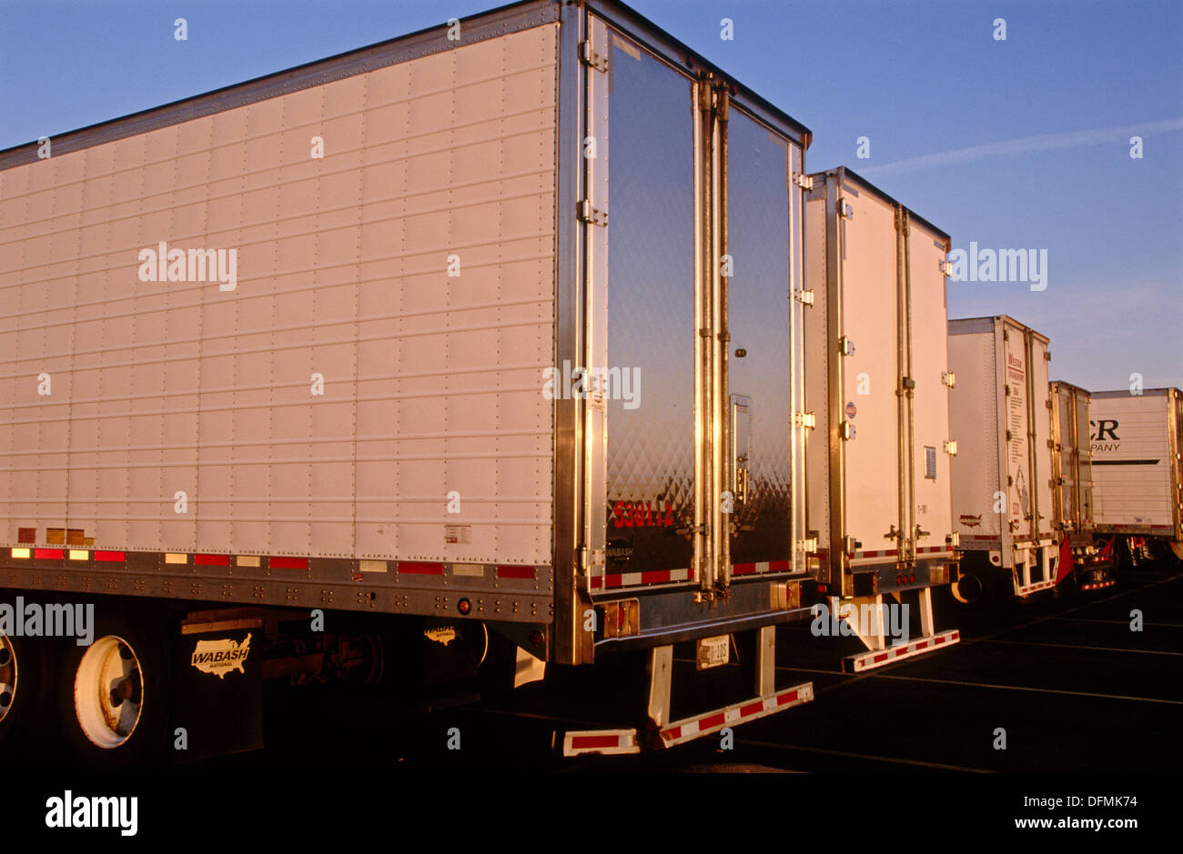 Trucks in a truck stop. Southwest USA Stock Photo Alamy