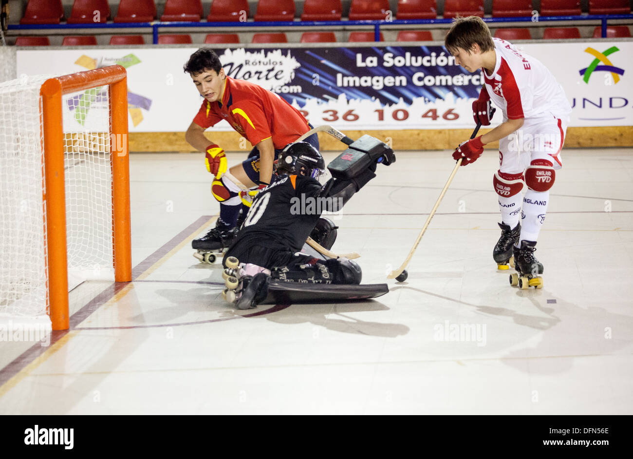 Goalie hockey defend hi-res stock photography and images - Alamy