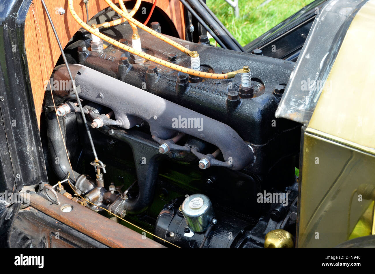 Engine bay and sidevalve engine of an original condition 1915 Model T