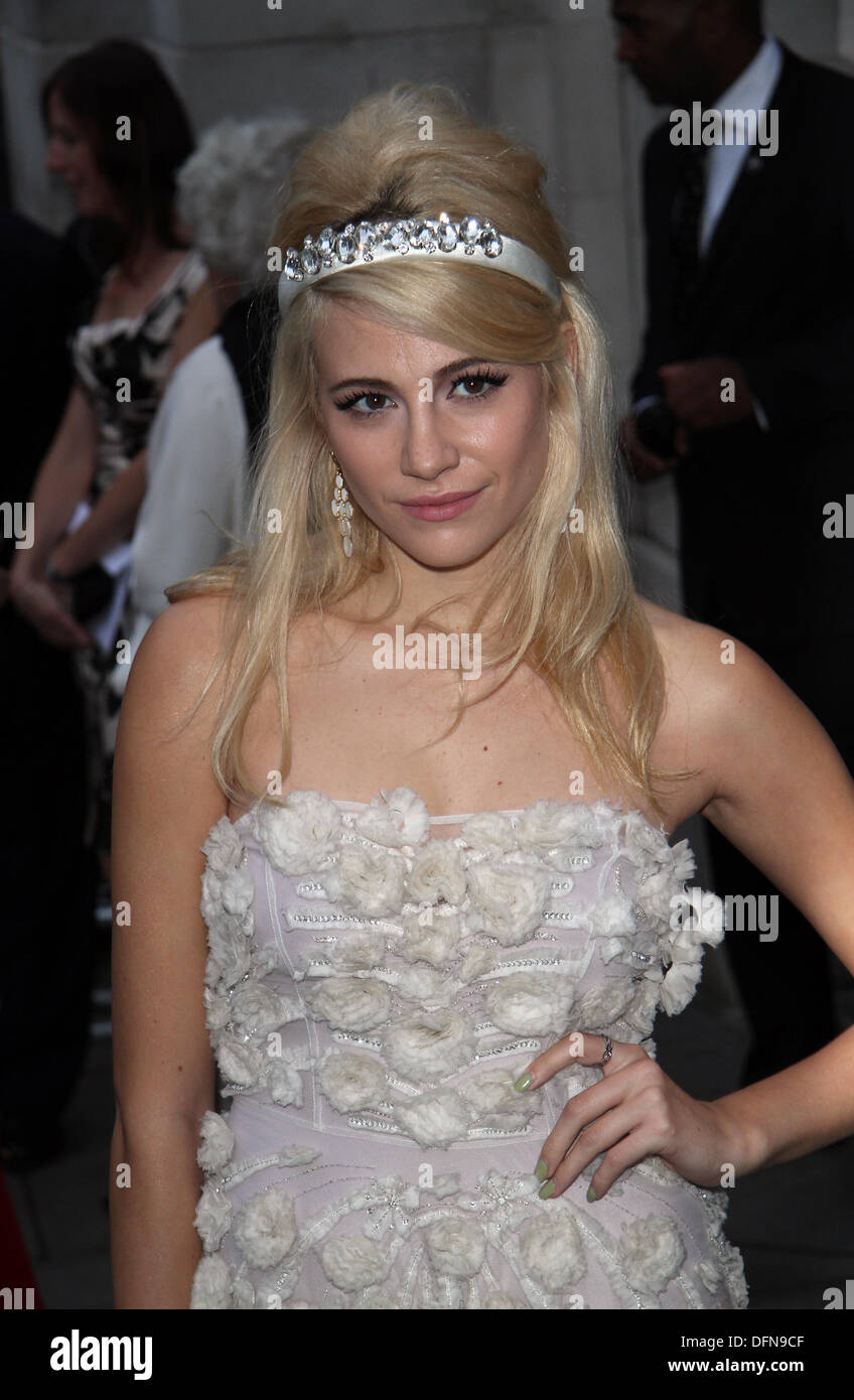London, UK, 7th October 20113. Pixie Lott attends the Pride of Britain awards at Grosvenor House in London Credit:  WFPA/Alamy Live News Stock Photo