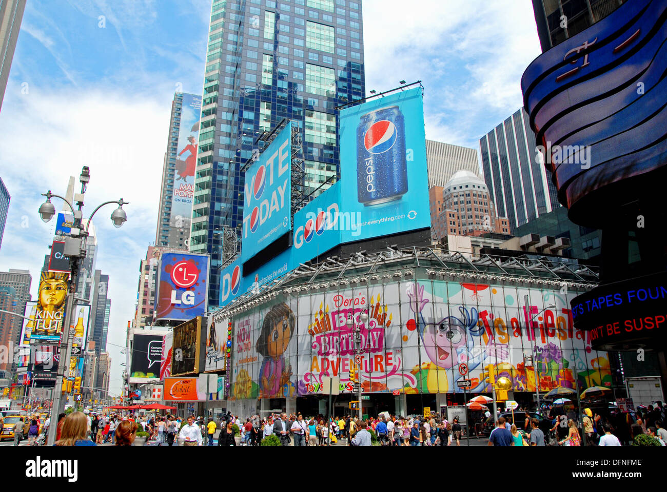 Barbie “Toys R Us” in Times Square New York Doll “2001” - Ruby Lane