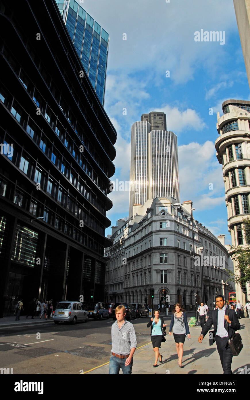 Thread needle street london hi-res stock photography and images - Alamy