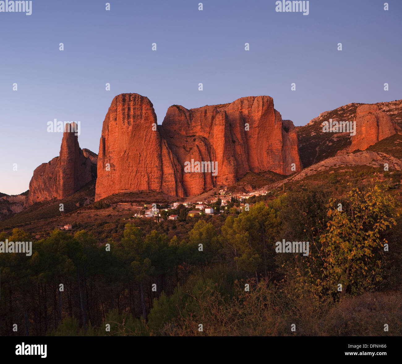 Los Mallos de Riglos, rock formations, mountains, Riglos, village, provinz of Huesca, Aragon, Northern Spain, Spain, Europe Stock Photo