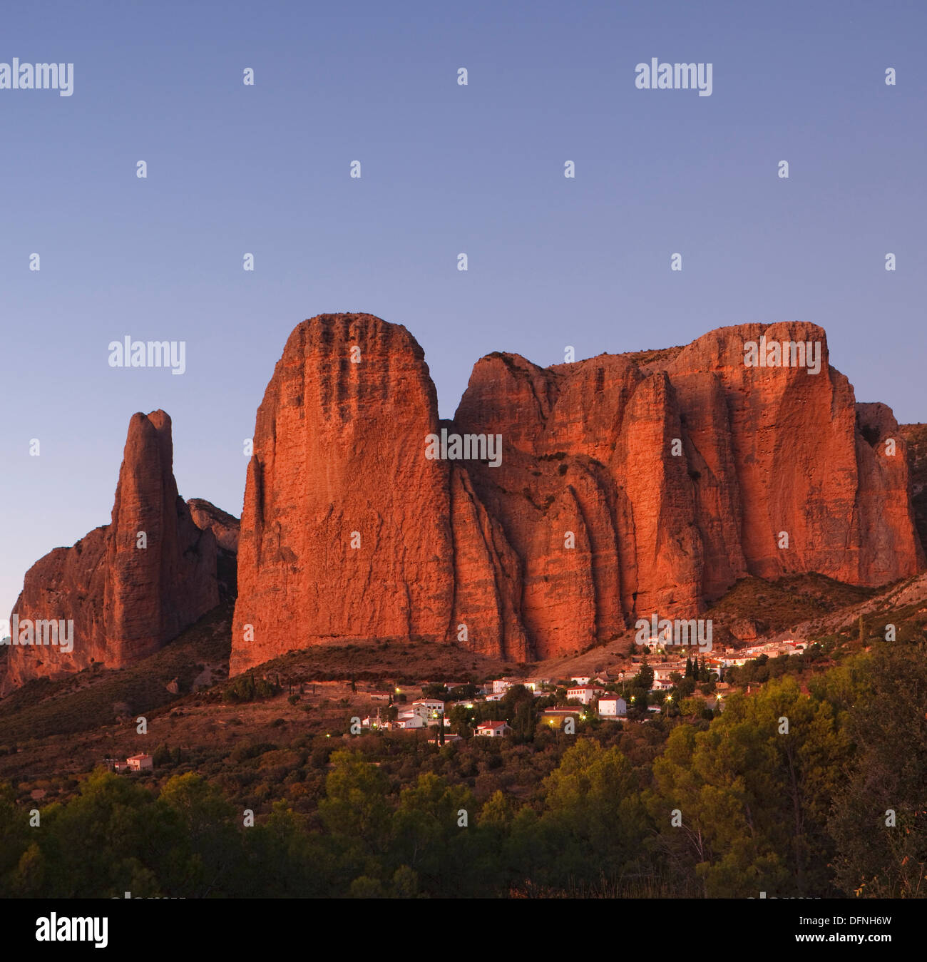 Los Mallos de Riglos, rock formations, mountains, Riglos, village, provinz of Huesca, Aragon, Northern Spain, Spain, Europe Stock Photo