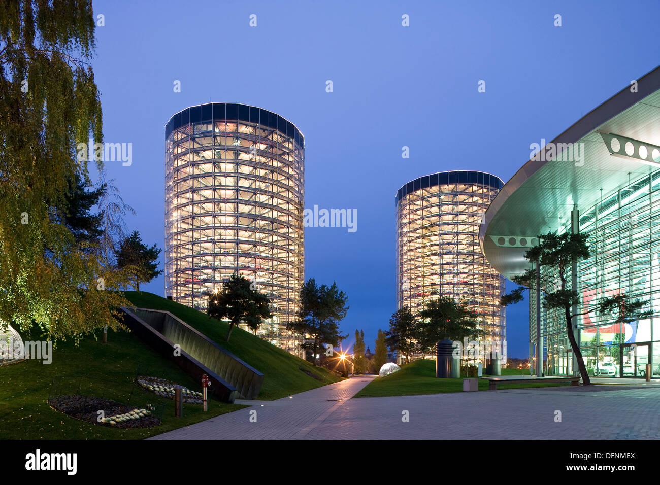 CarTowers and CustomerCentre in the evening, Autostadt, Wolfsburg, Lower Saxony, Germany, Europe Stock Photo