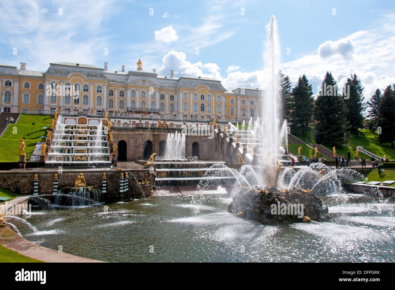 Fountains in Petergof park. Fountains Samson Stock Photo - Alamy