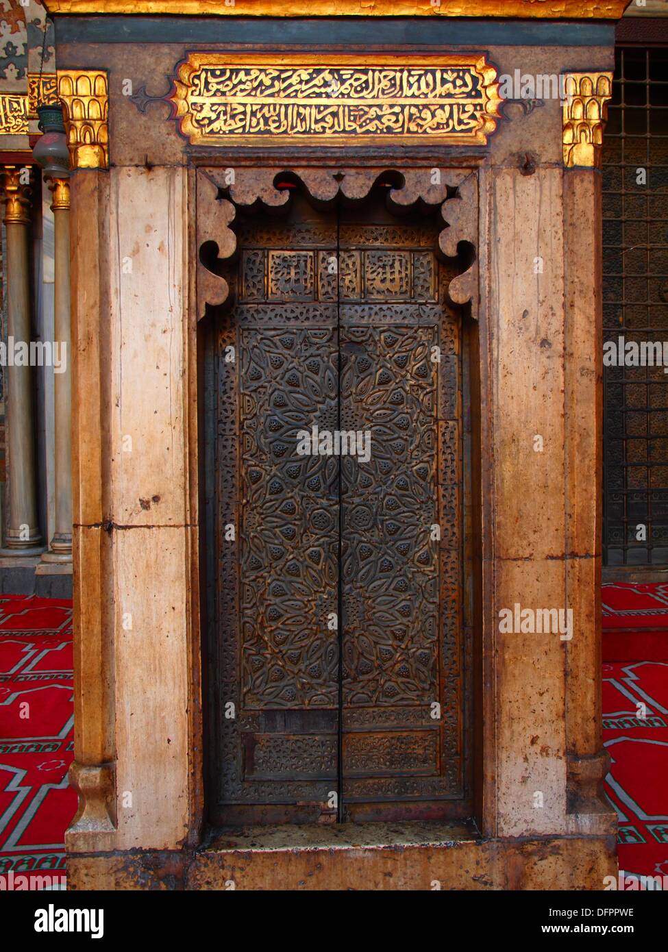 Portón , Mezquita Mausoleo Hassan , El Cairo , Egipto Stock Photo - Alamy