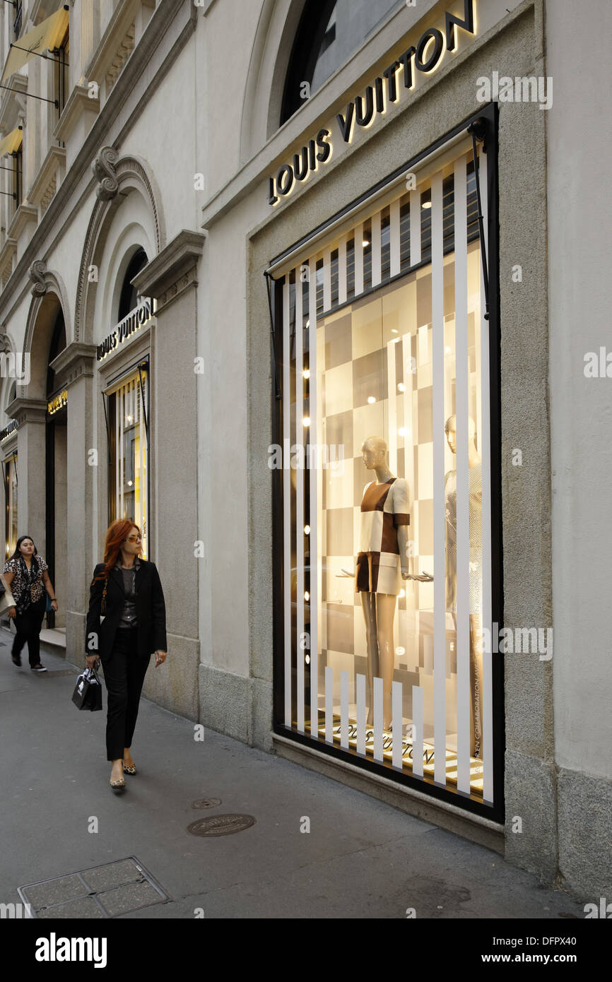 Italy, Lombardy, Milan, Golden Triangle, Fashion Shops, Via