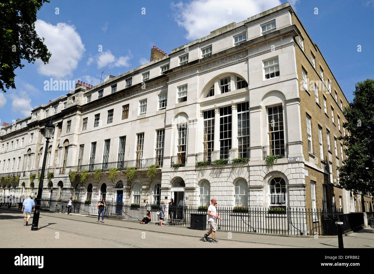 Fitzroy square hires stock photography and images Alamy