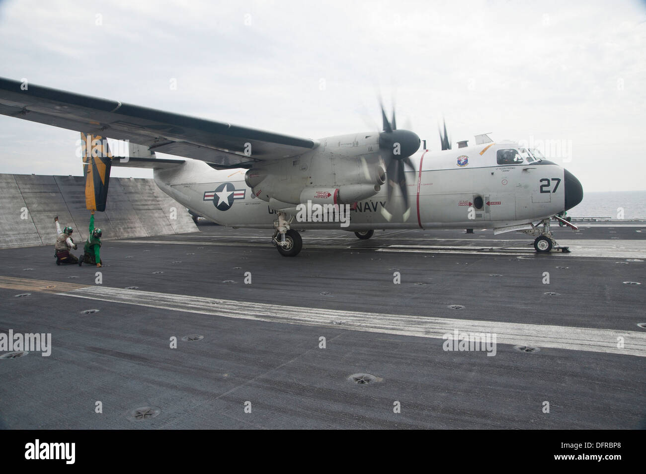A C-2A Greyhound from the Providers of Fleet Logistics Support Squadron (VRC) 30, Detachment 5, prepares to launch from the flight deck of the aircraft carrier USS George Washington (CVN 73). The George Washington Carrier Strike Group is conducting exerci Stock Photo