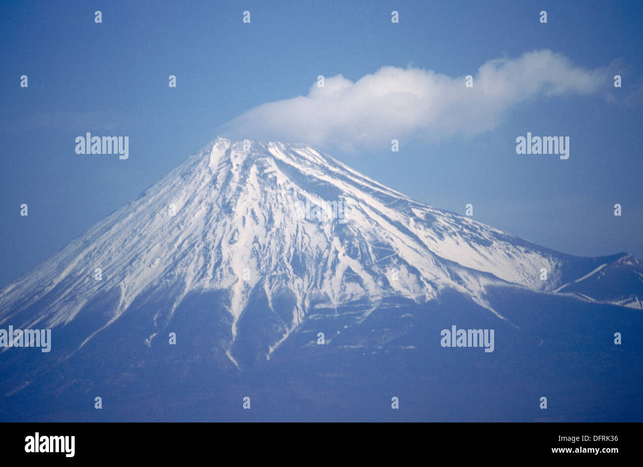 Mount Fuji as seen from the bullet trains from Kyoto to Tokyo. Japan Stock Photo Alamy
