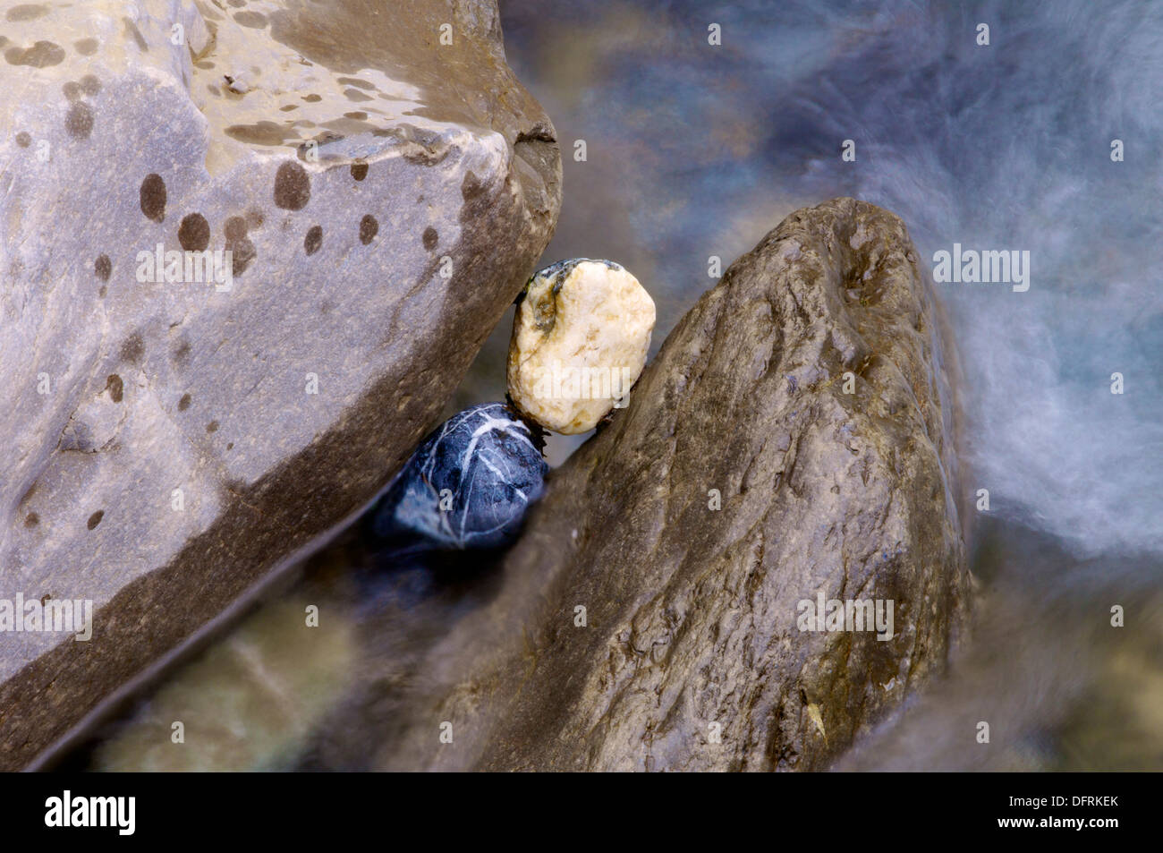Cream colored stones hi-res stock photography and images - Alamy