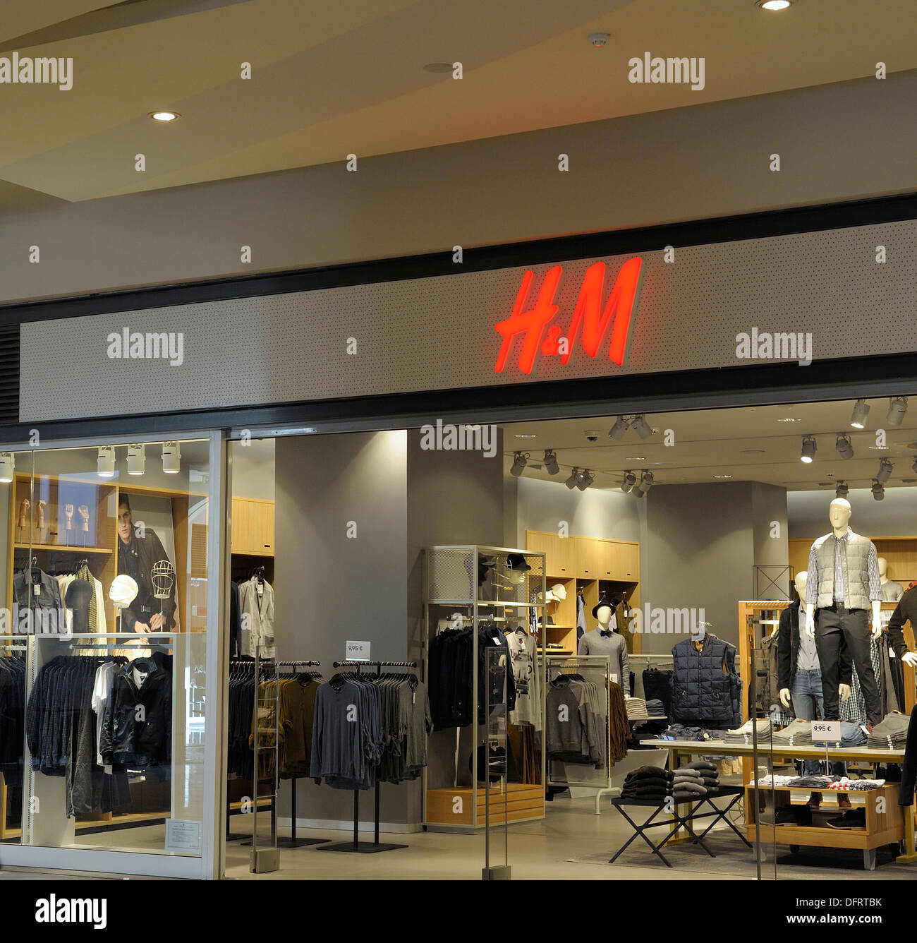 H&M store shopping center Madeira Portugal Stock Photo - Alamy