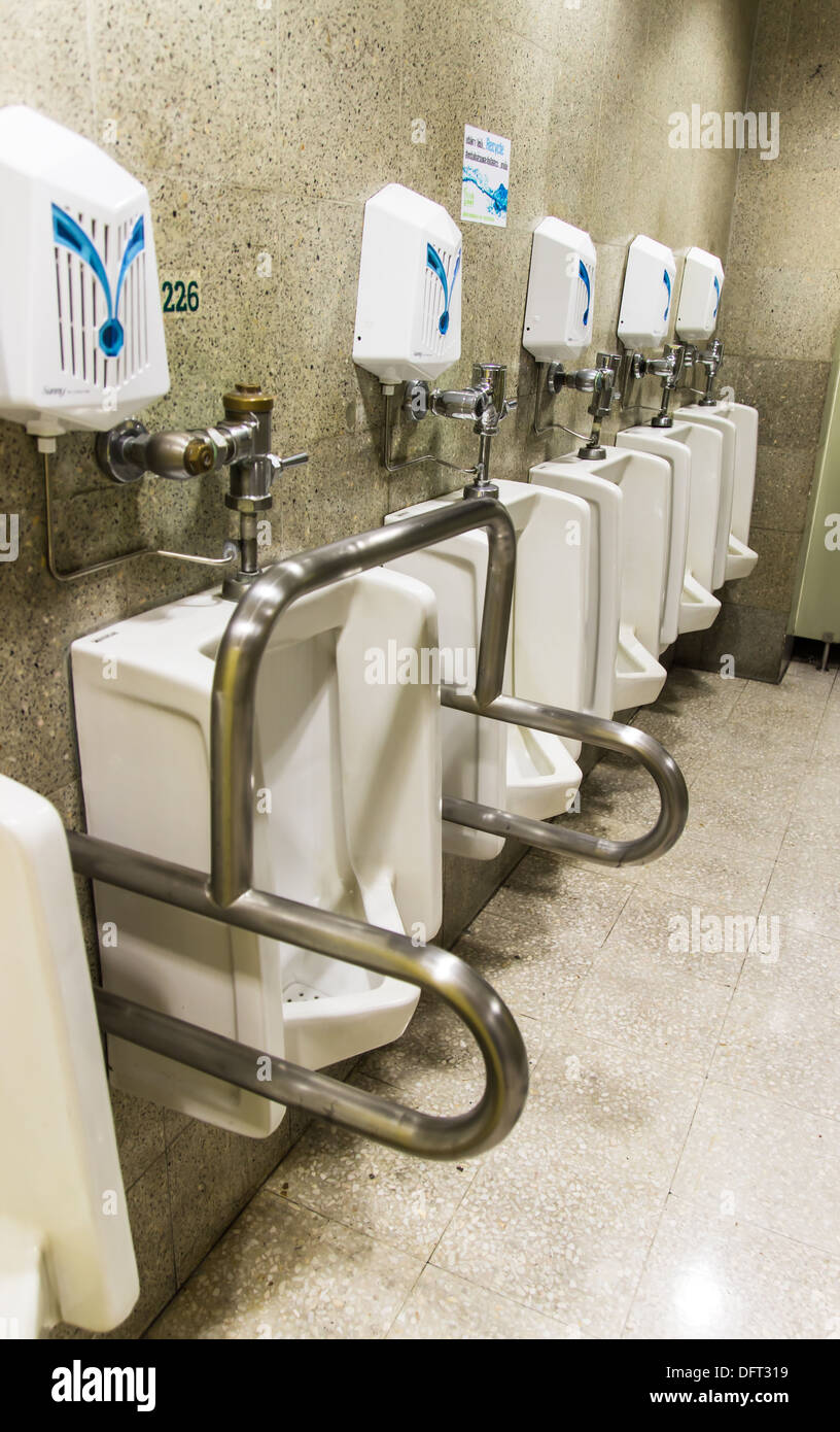 Mens bathroom hires stock photography and images Alamy