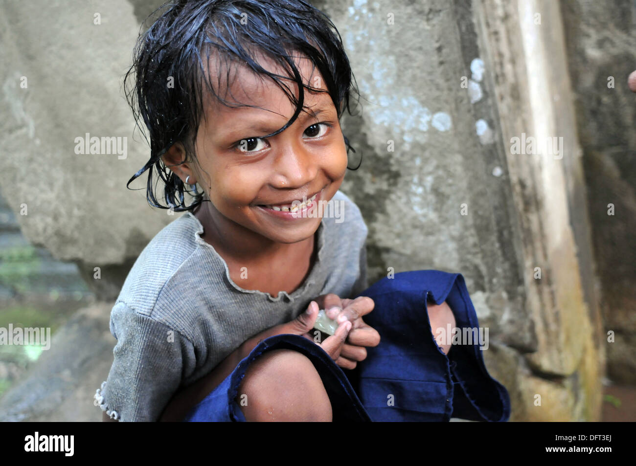 Cambodia child labor hi-res stock photography and images - Alamy
