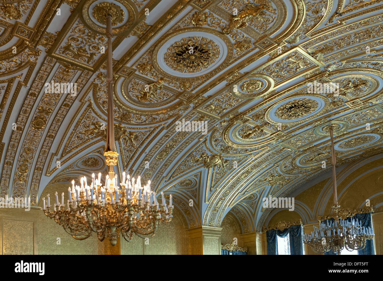 The Malachite Room, The Winter Palace, The Hermitage State Museum, St.  Petersburg, Russia Stock Photo - Alamy
