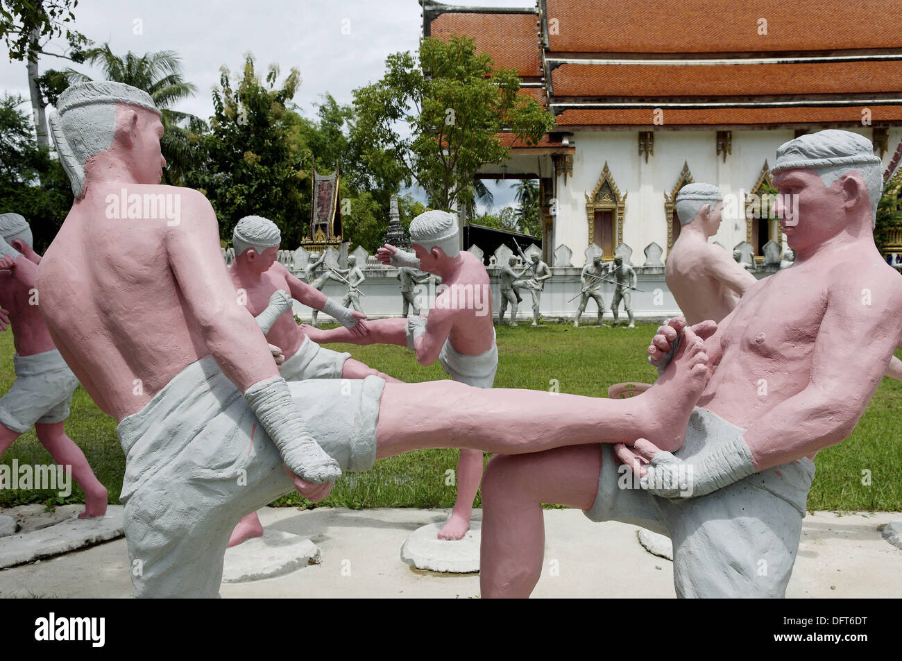 Life-size models of Muay Thai fighters in different poses. Wat Bang Kung temple, location of a battle between King Taksin´s Stock Photo