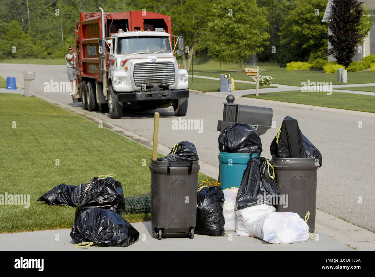 For trash collection hires stock photography and images Alamy