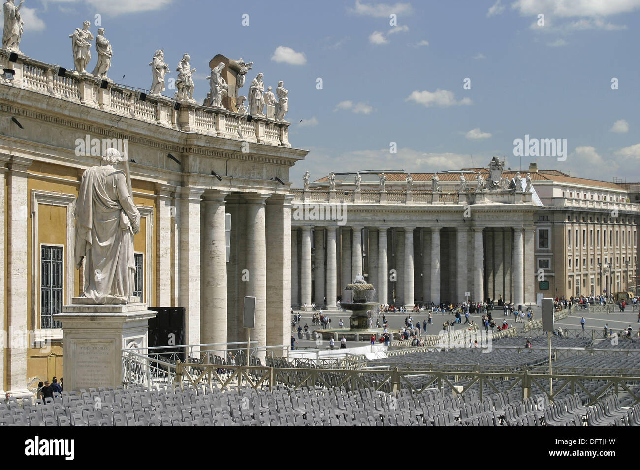 Saint Paul Column Rome Statue saint paul apostle vatican hi-res stock photography and images ...