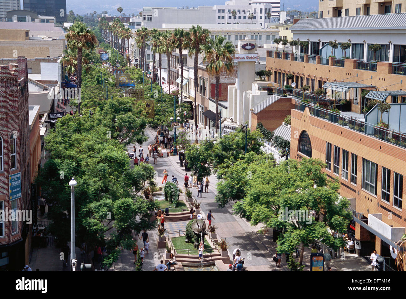 Third Street Promenade, Santa Monica, CA - California Beaches