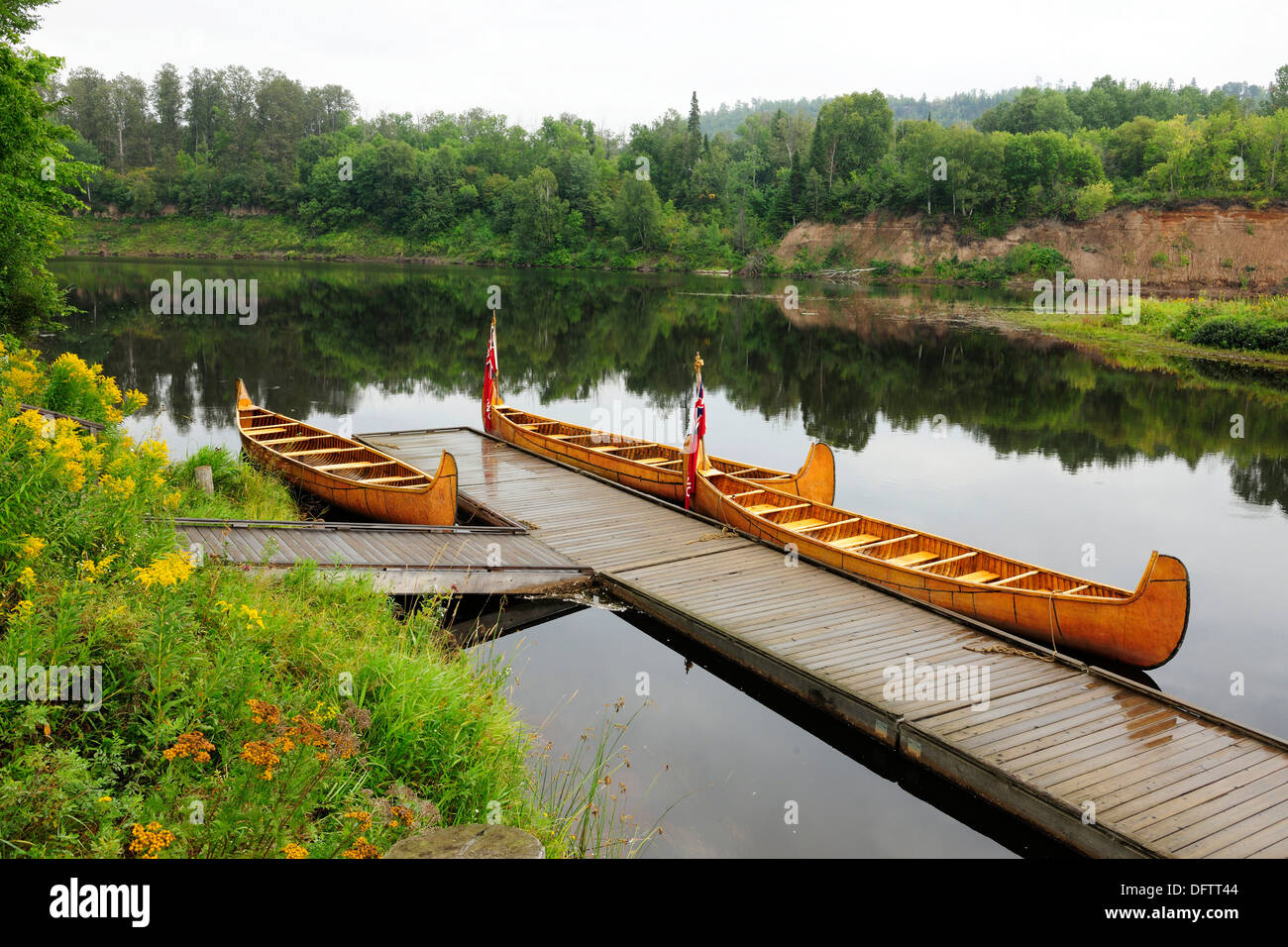Traditional birch-bark canoes, as they were built by the Native American Indians in eastern Canada, Fort William, Thunder Bay Stock Photo