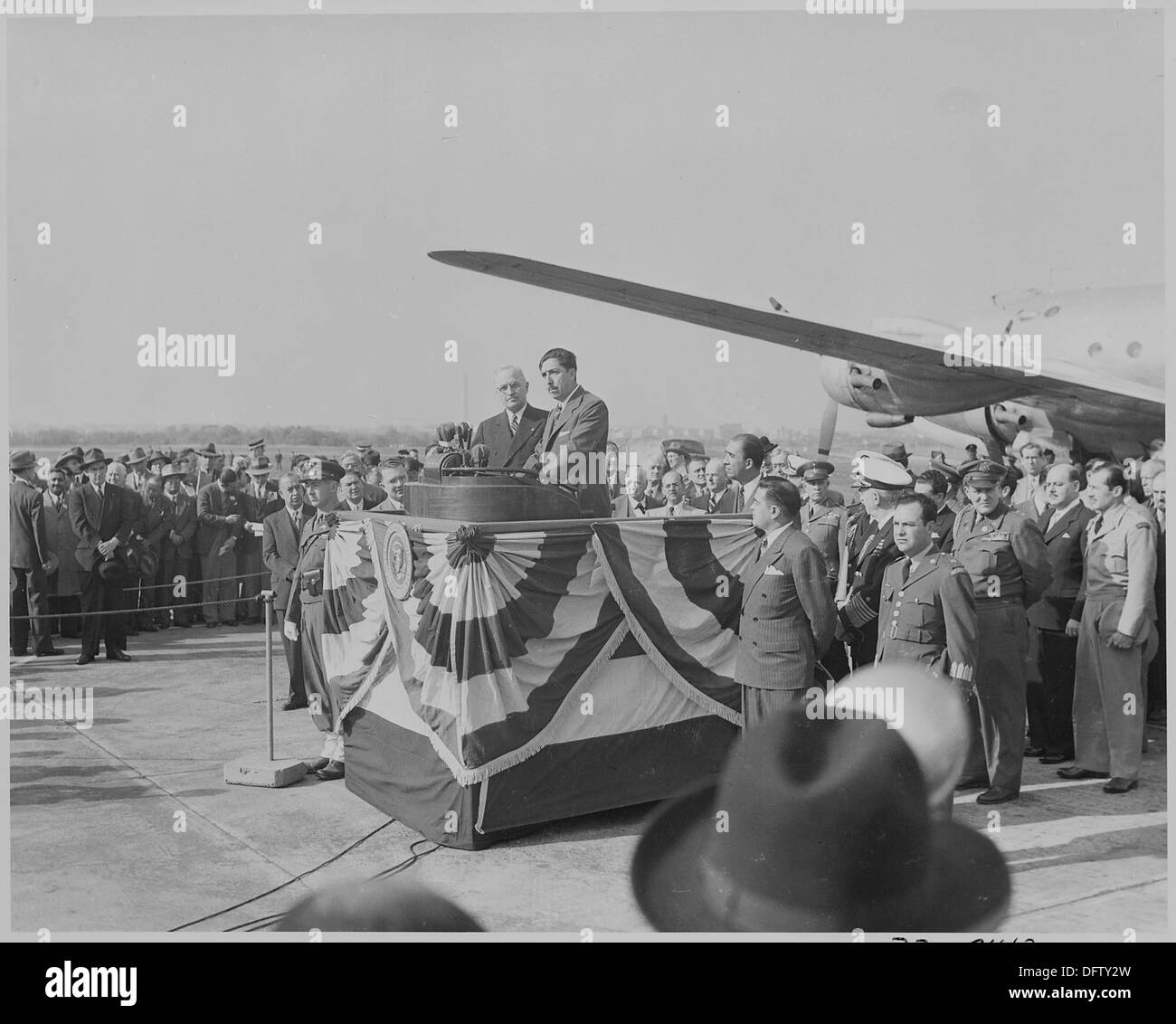 Ceremonial speaking Black and White Stock Photos & Images - Alamy