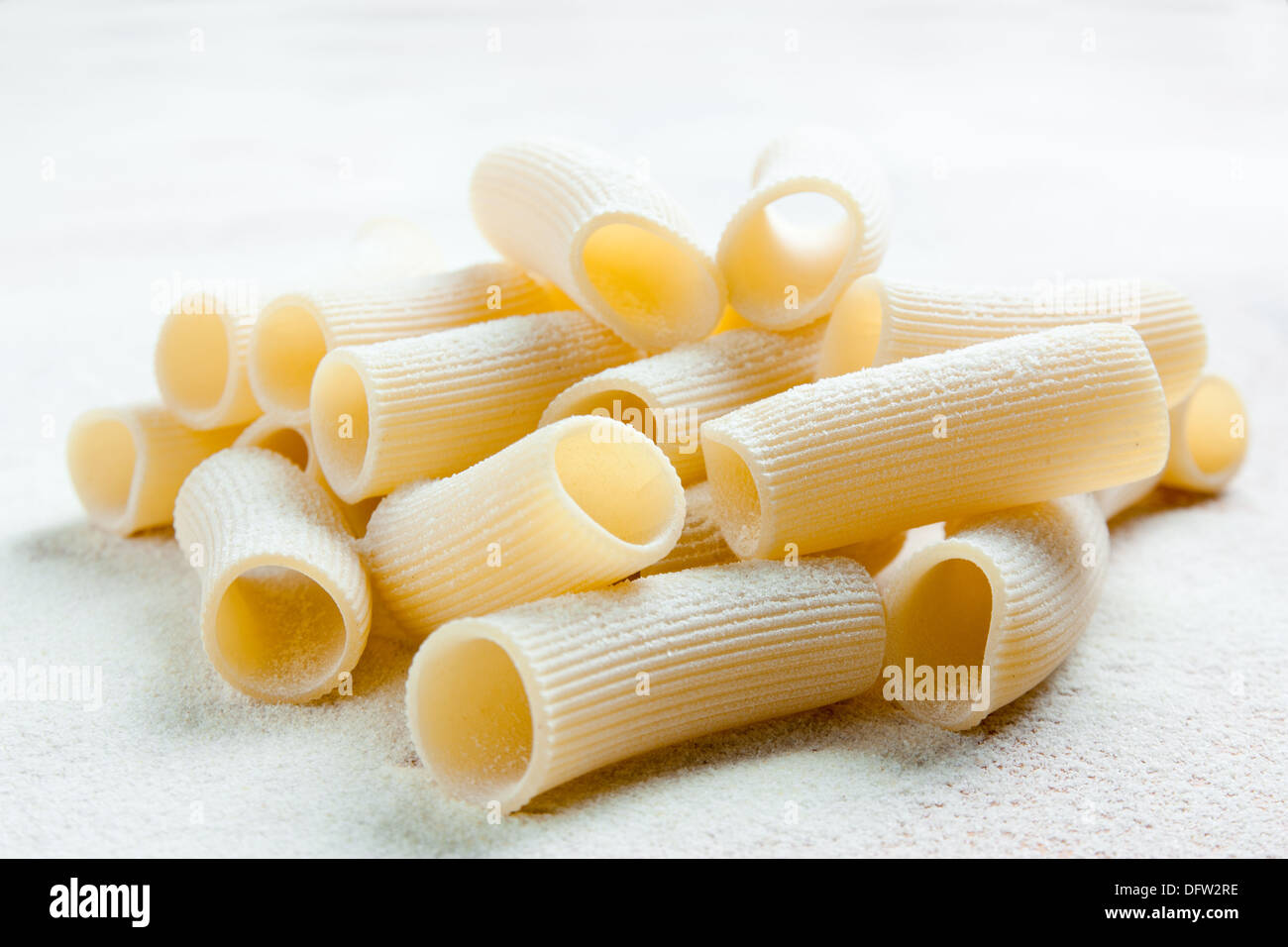 Pile of uncooked pasta hi-res stock photography and images - Alamy