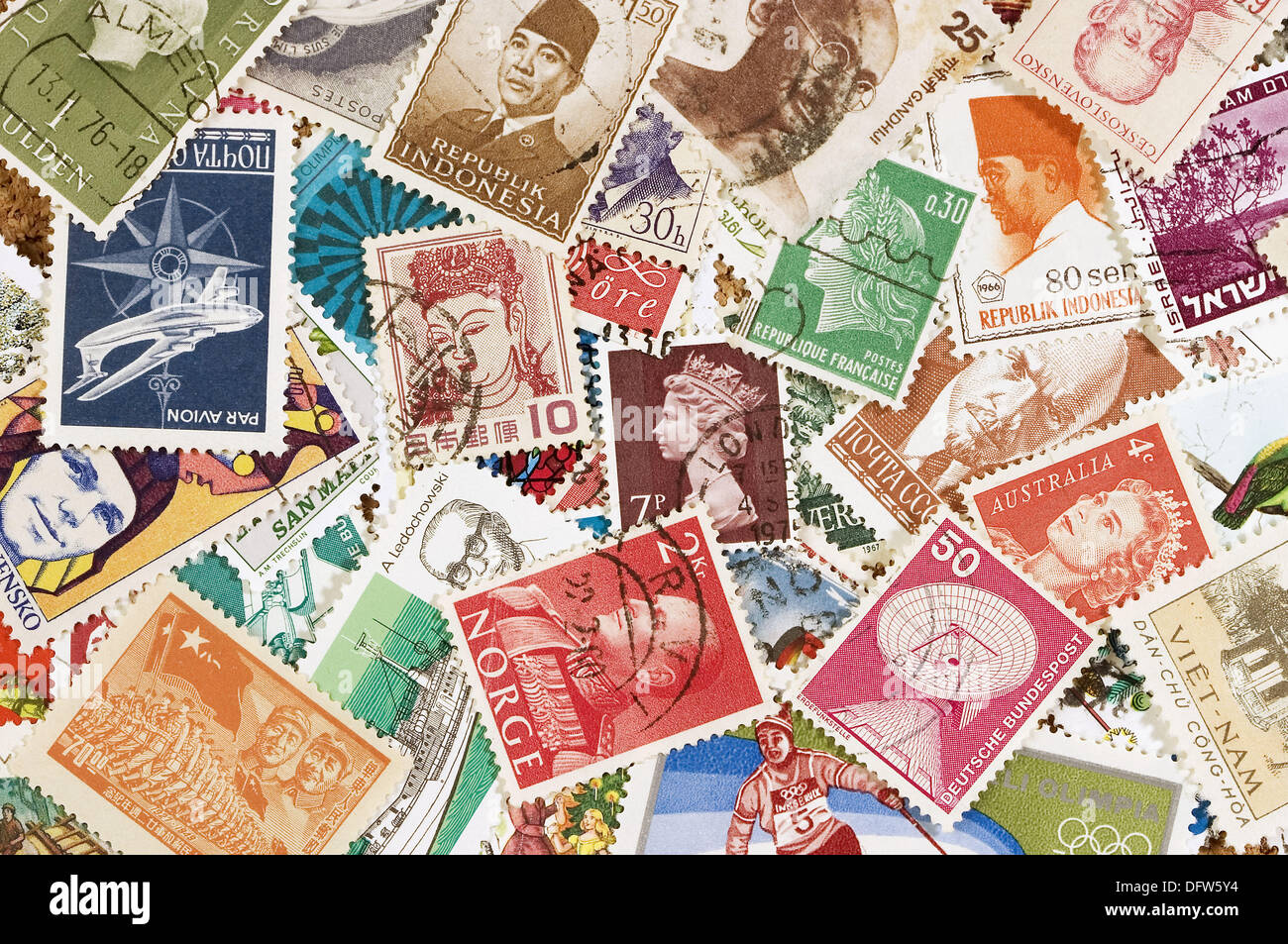 Collect - collection. Коллекция марок картинки арты. Филатия. I m interested in collecting stamps. Collecting stamps.