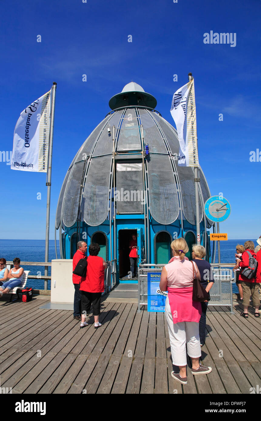 diving-gondola-at-sellin-pier-ruegen-island-baltic-sea-coast