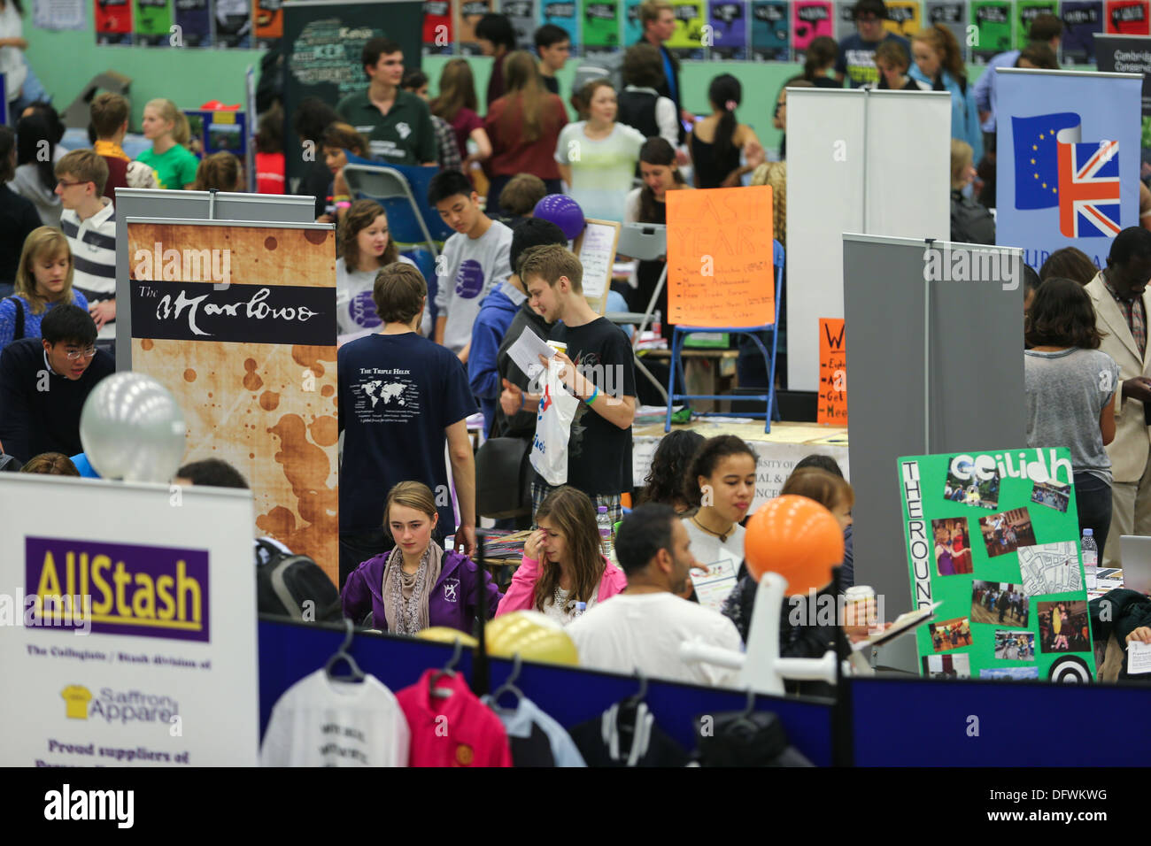 CAMBRIDGE UNIVERSITY STUDENTS FRESHERS FAIR 2013 Stock Photo Alamy