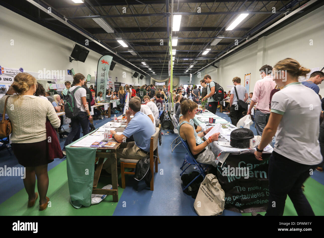CAMBRIDGE UNIVERSITY STUDENTS FRESHERS FAIR 2013 Stock Photo Alamy