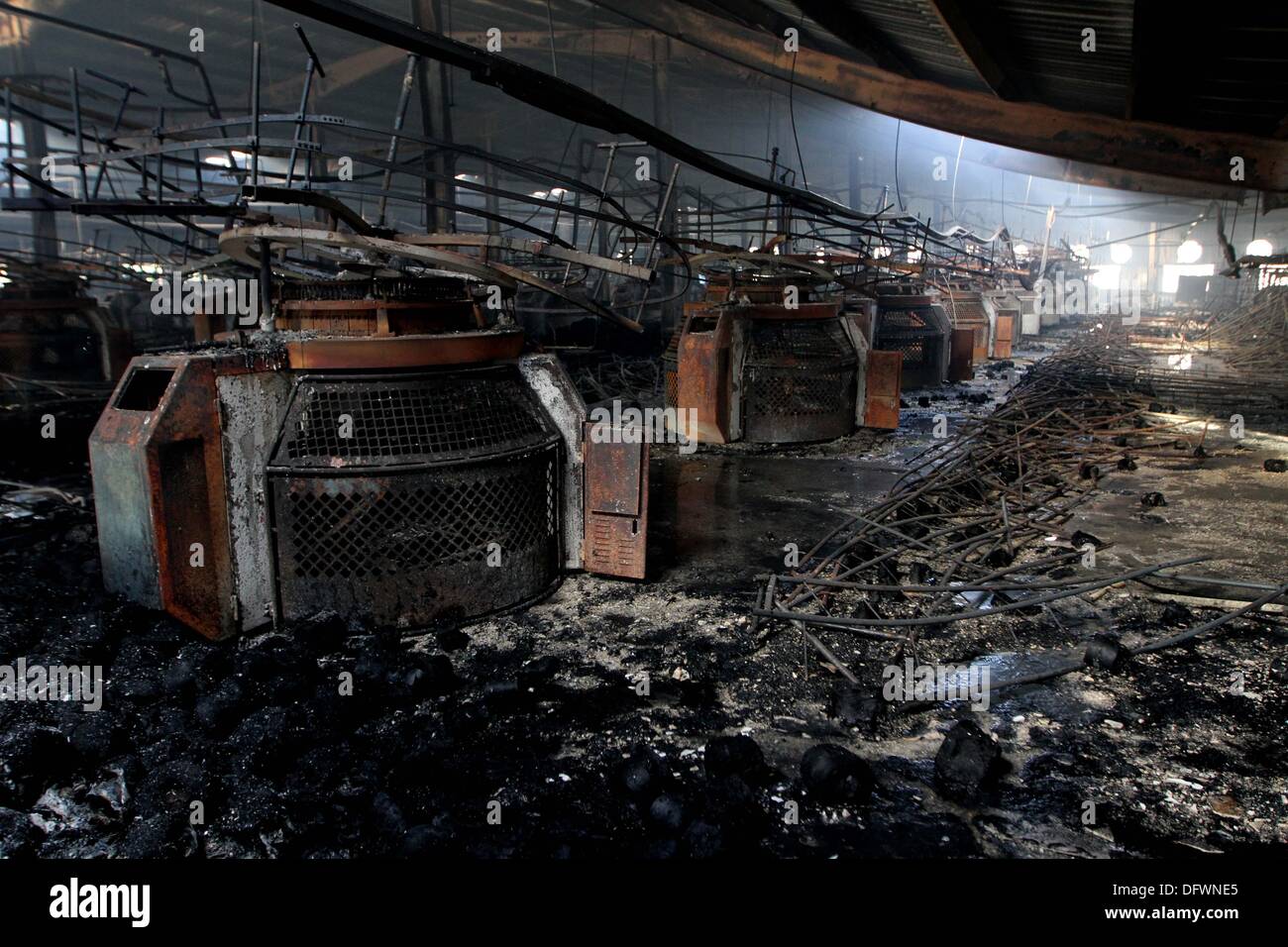 Factory On Fire Stock Photos & Factory On Fire Stock Images Alamy