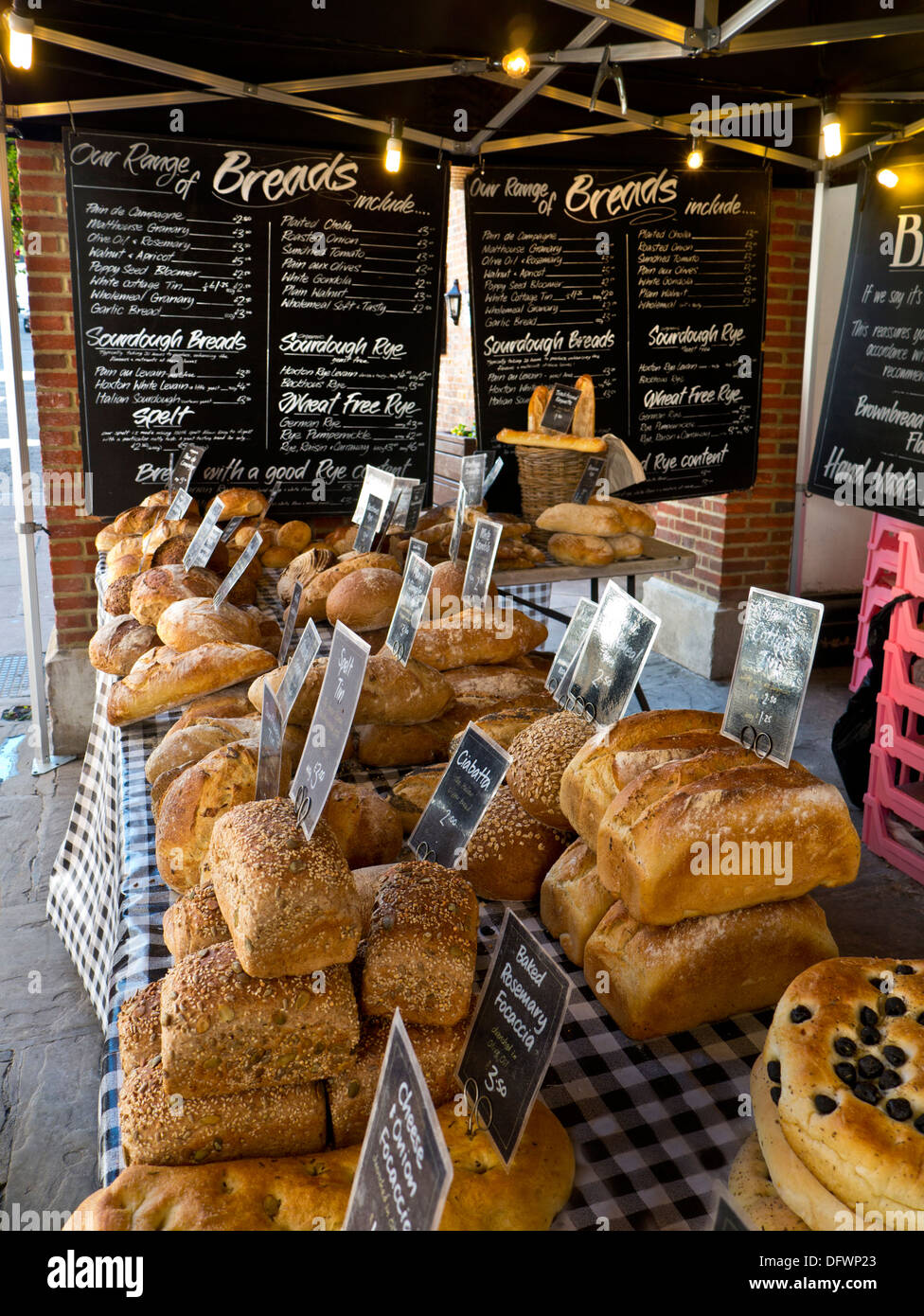 Variety breads shop display hires stock photography and images Alamy