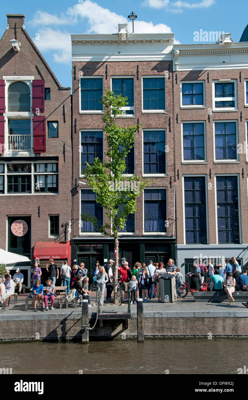 the anne frank house prinsengracht 263 265 canal in amsterdam the netherlands museum dedicated to jewish wartime diarist stock photo alamy