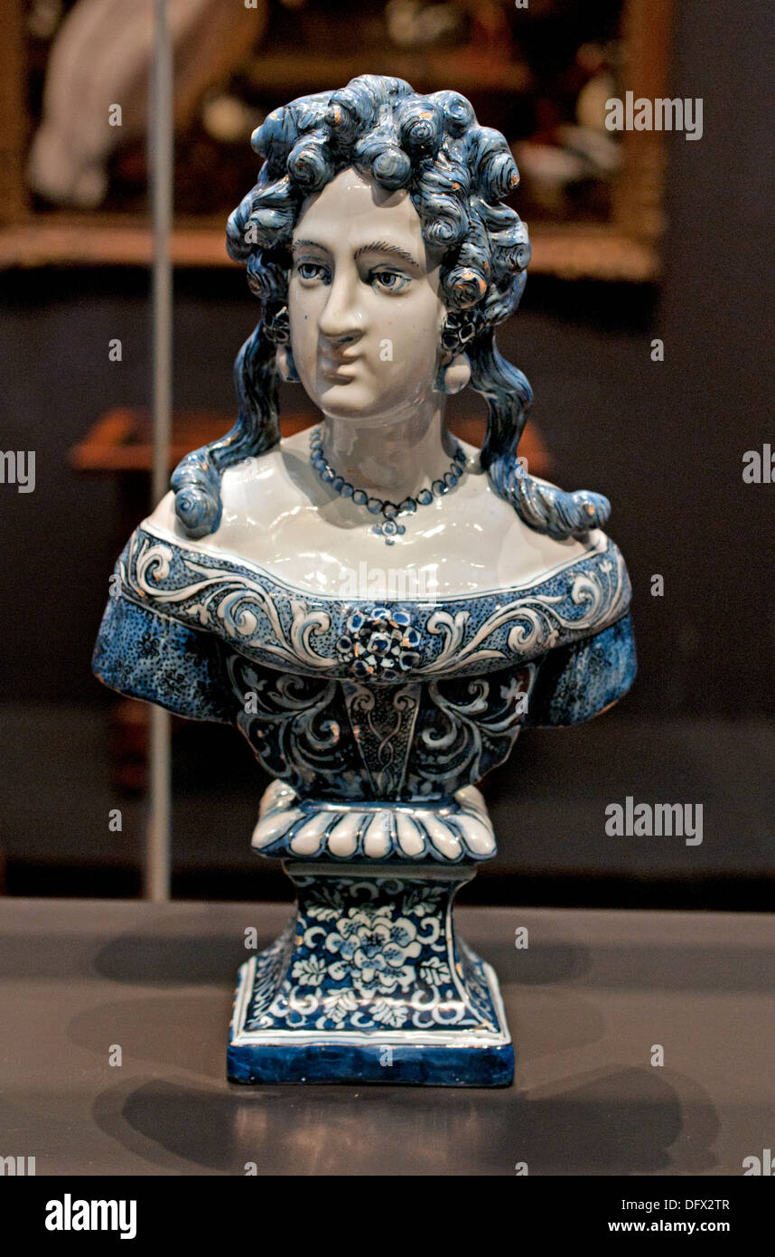 Bust of Mary Stuart Queen of Scots Scotland  ( Delft tin glazed earthenware faïence ) De Grieksche A - Samuel van Eenhoorn Stock Photo