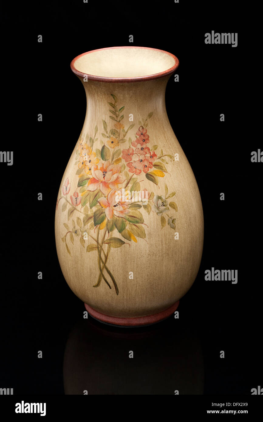 Traditional Chinese vase Stock Photo Alamy