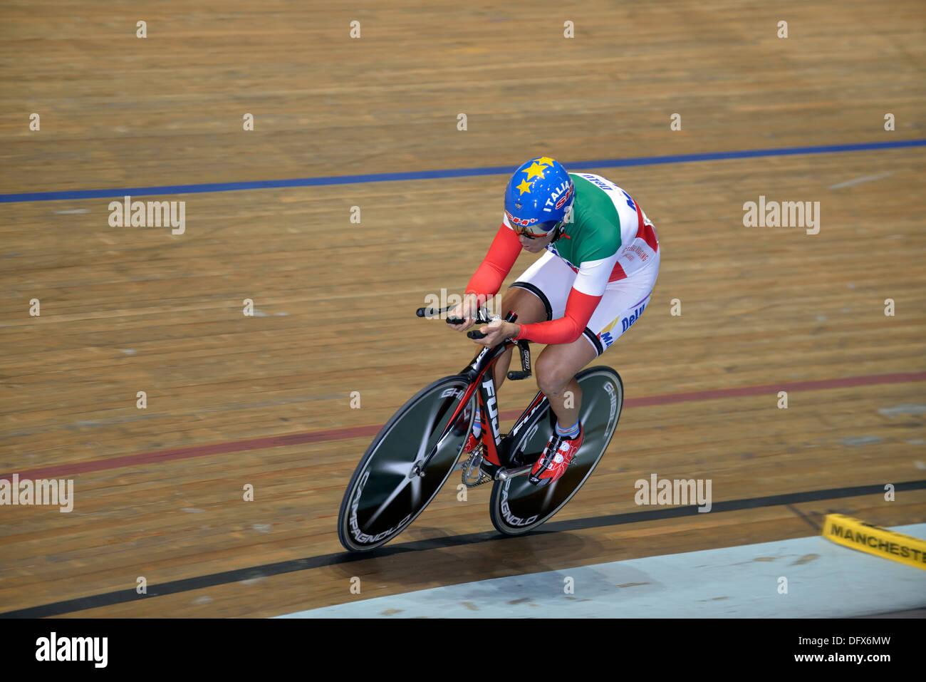 action from the 2013 world masters cycling championships in manchester