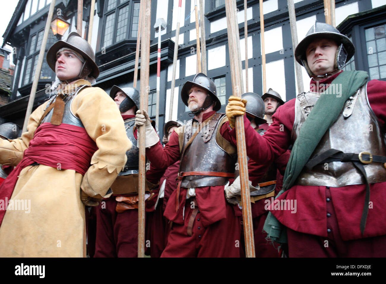 roundhead-and-cavalier-soldiers-hi-res-stock-photography-and-images-alamy