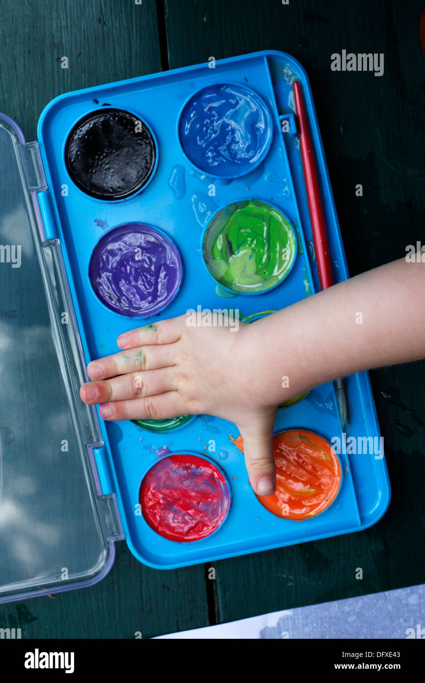 Paint tray palette hi-res stock photography and images - Alamy